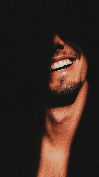 По ступенькам на цыпочках ближе к счастью, еле слышно, чтоб звёздочки не спугнуть. Я хочу ...