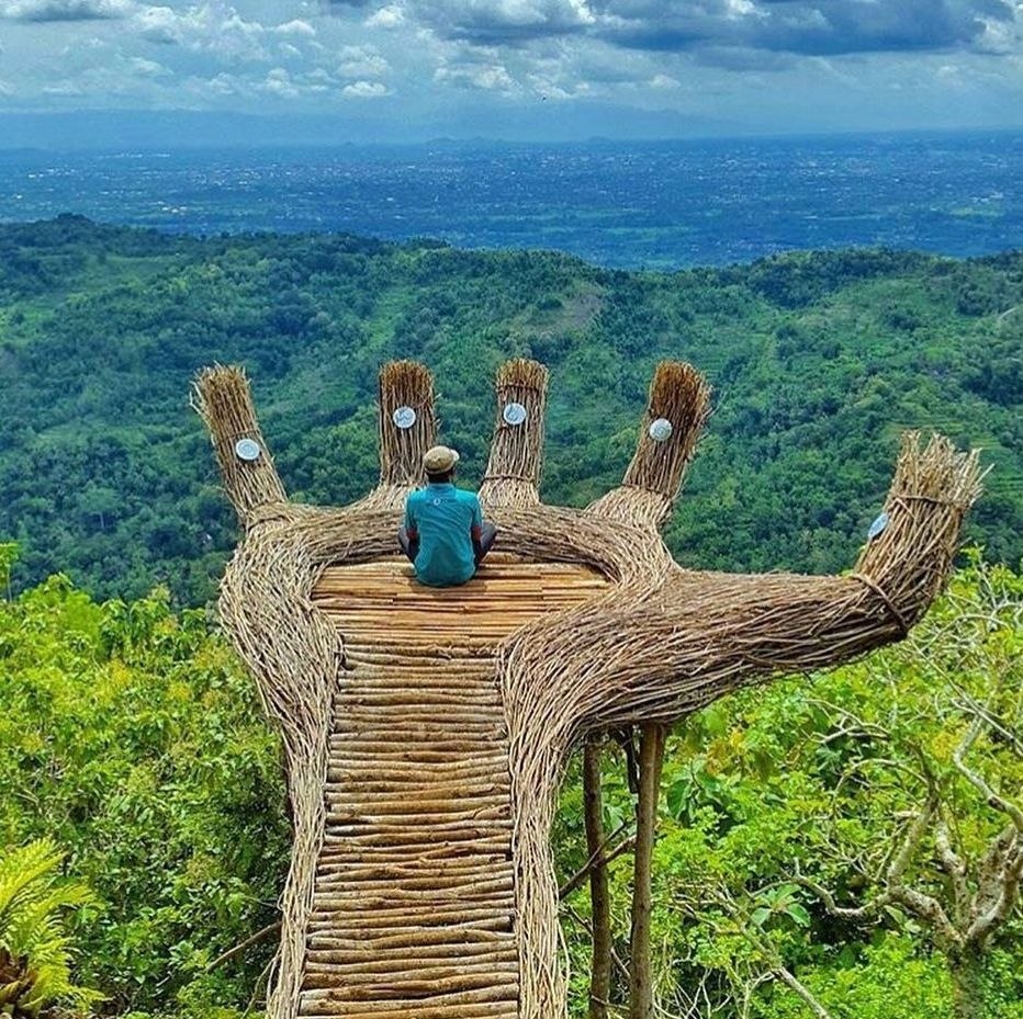 Pinus Pengger, Indonesia.