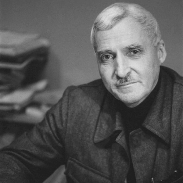 «Жди меня» было написано в июле 1941 года, на даче Льва Кассиля в Переделкине. Написанное ...