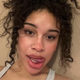 Sandrine, , 26 