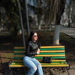 Kristina, --, 33 