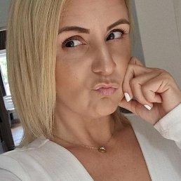 Sophie, 35, 