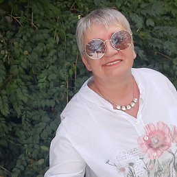 Erzsébet Zsuzsanna, 55, 