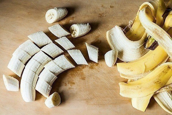 Удивительное мороженое из одного ингредиента.Ингредиенты: Связка бананов Приготовление: Очистите ... - 2