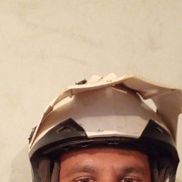 Jairo, 35, 