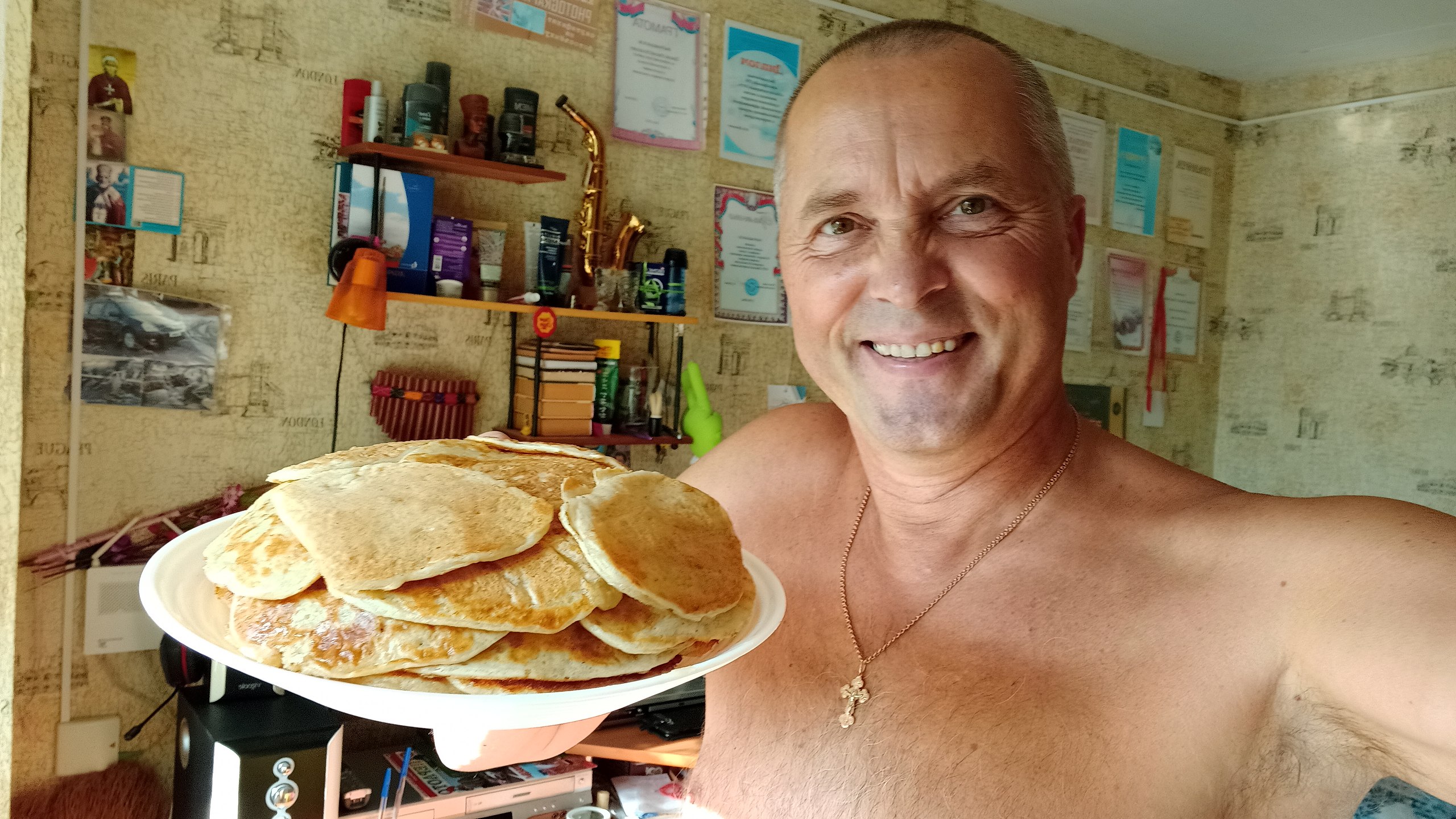 Ах, вы блинчики, блиночки, Нарумяненные щёчки! С жару в маслице на блюдце Вкусной горкою кладутся! ...