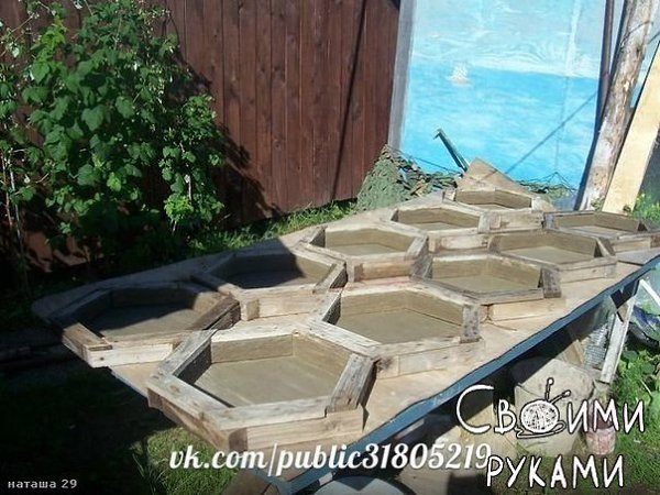 Тротуарная плитка своими руками.4 ведёрка песка (из под майонеза)+ 1 ведёрко цемента (500-го) + 1 ... - 8