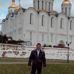 Алексей, 44, Калининск
