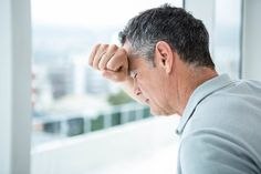 - Мужики, а ну-ка быстро на уколы. Вам что личное приглашение нужно? В дверях 202 палаты ...