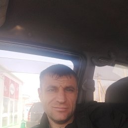 Sergey, 40, 