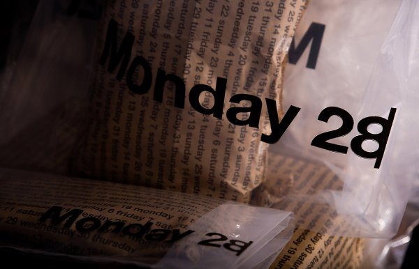 Стиль сицилийского концептуального магазина одежды Monday 28.Сочетание крафтовой бумаги, ... - 8
