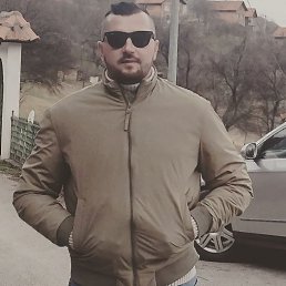 Alex, 35, 