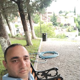 Misha, 45, 