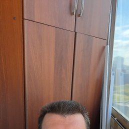 Nik, 45, 