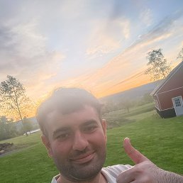 Nicky, 33, 
