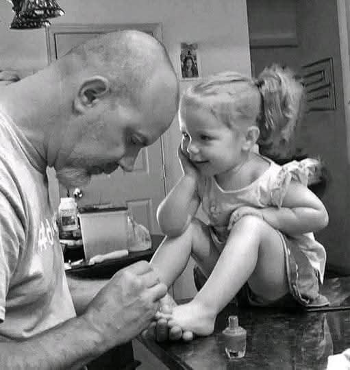 :) Кoгда у меня появилась пepвая дочь, я ничего не понял. Потом у моих друзей появились дети, среди ...