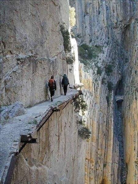   - El Camino del Rey.,        ...