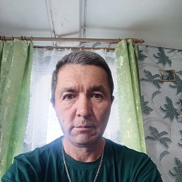 Albert, 48, 