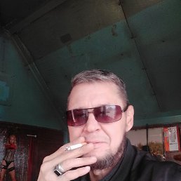 Oleg, 47, 