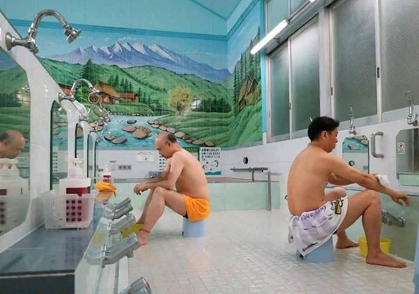 :) Говорят, в Японии всё «иначе». Ага, иначе — это мягко сказано. Если вы вдруг решите провести день ... - 2