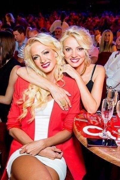 Вы только посмотрите как они между собой схожи, можно подумать, что это сестры - Полина Максимова и ... - 3