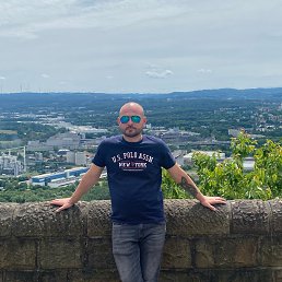 Veaceslav, 39, 