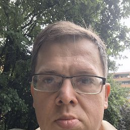 Kamil, 41, 