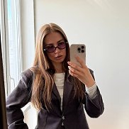 Elena, 28 , 