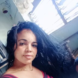 Elizabeth, 33, 