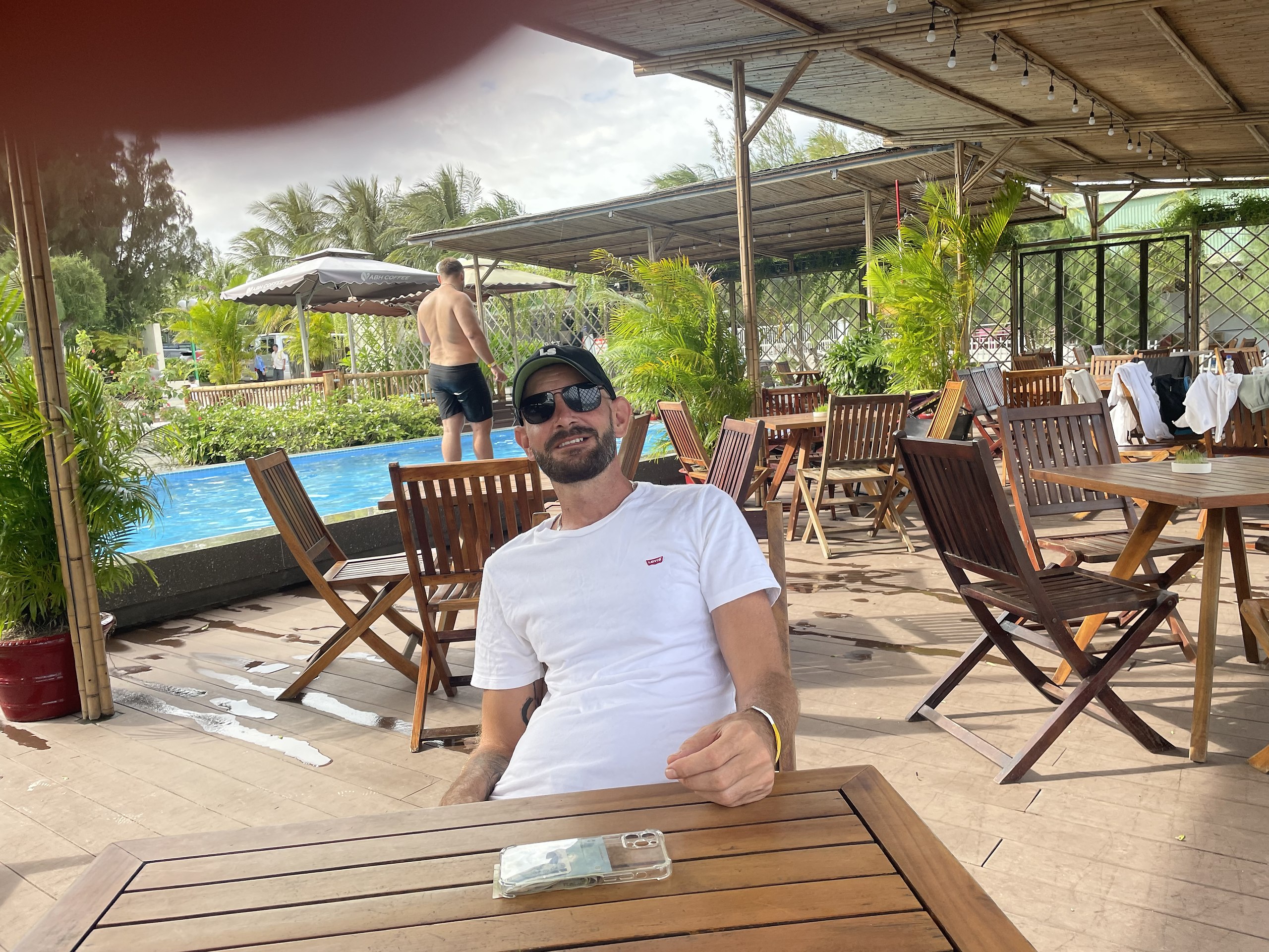     :joy::joy::palm_tree::palm_tree::cactus::surfing_man: - 5