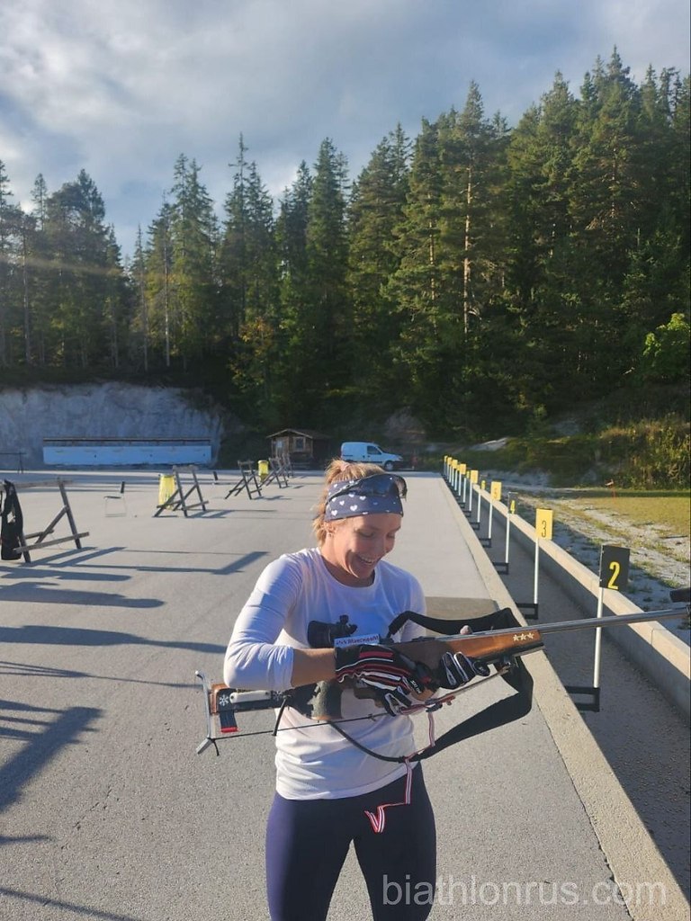 Шевченко, Дербушева, Казакевич и Миронова тренируются в австрийском Рамзау.Российские биатлонистки ...