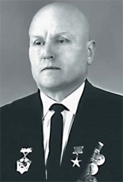 Владимир Григорьевич Кожевин, (13 июля 1907 - 22 апреля 1990) — Герой Социалистического Труда, ...