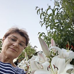 Larisa, 58, 