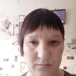 Marina, 40, 