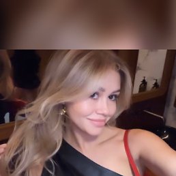 Sofi, 25, 