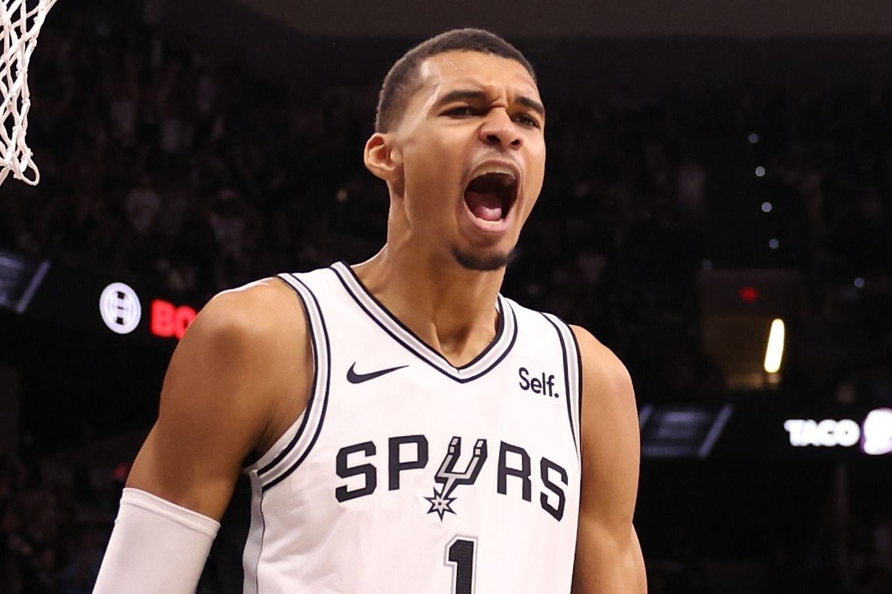         -: 24.3 PPG 11.0 RPG 1.1 SPG ...