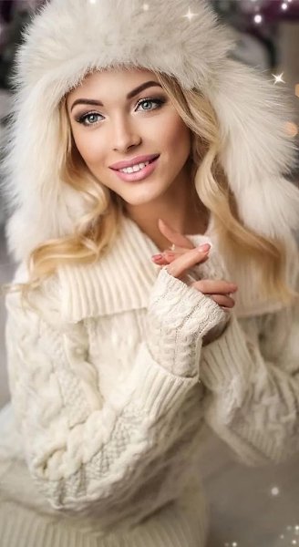 Успокойся. Вдохни. Знаешь, скоро зима, И из серых вдруг белыми станут дома, Снова праздники, жизнь, ...