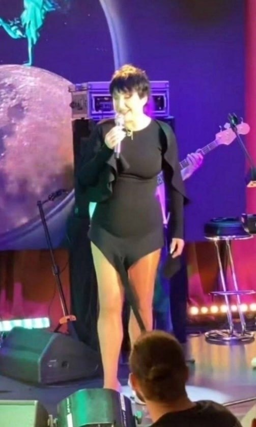 У бабули Милявской окончательно протекла крыша.Лолита Милявская, опытная и харизматичная певица, ...