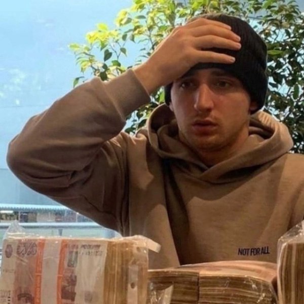 «КАМЕРУ УБРАЛА» Инстасамка возмущена поведением поклонников: «В Дубае за такое сажают».Инстасамка ... - 5