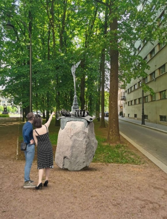В сквере Товстоногова установят скульптурную композицию «Путь Петра». Они будут символизировать ...