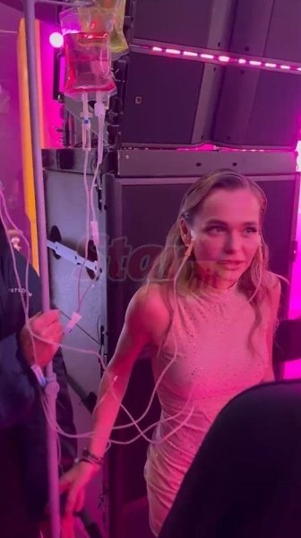        Woman  Kiki Event Dom   .... ...