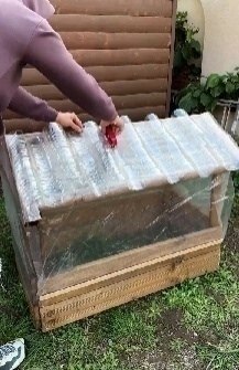 Теперь вы точно знаете, что делать со старыми бутылками и водопроводными трубами на даче. Мужикам с ...