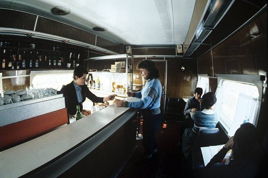     200 -, , 1984 .