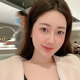 lalune, 36,  