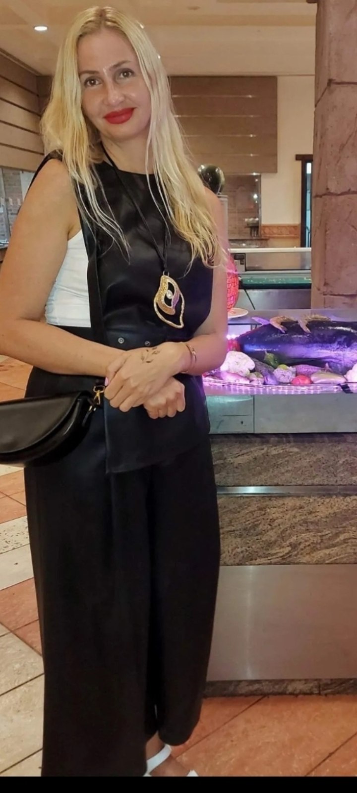     .  . :kissing_heart: