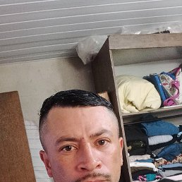 Ander, 30, 