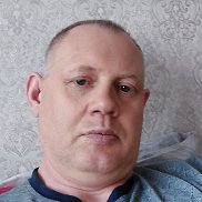 Aleksandr, 47, 