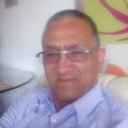 alejandro, 61, 