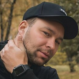 Aleks, 44, 