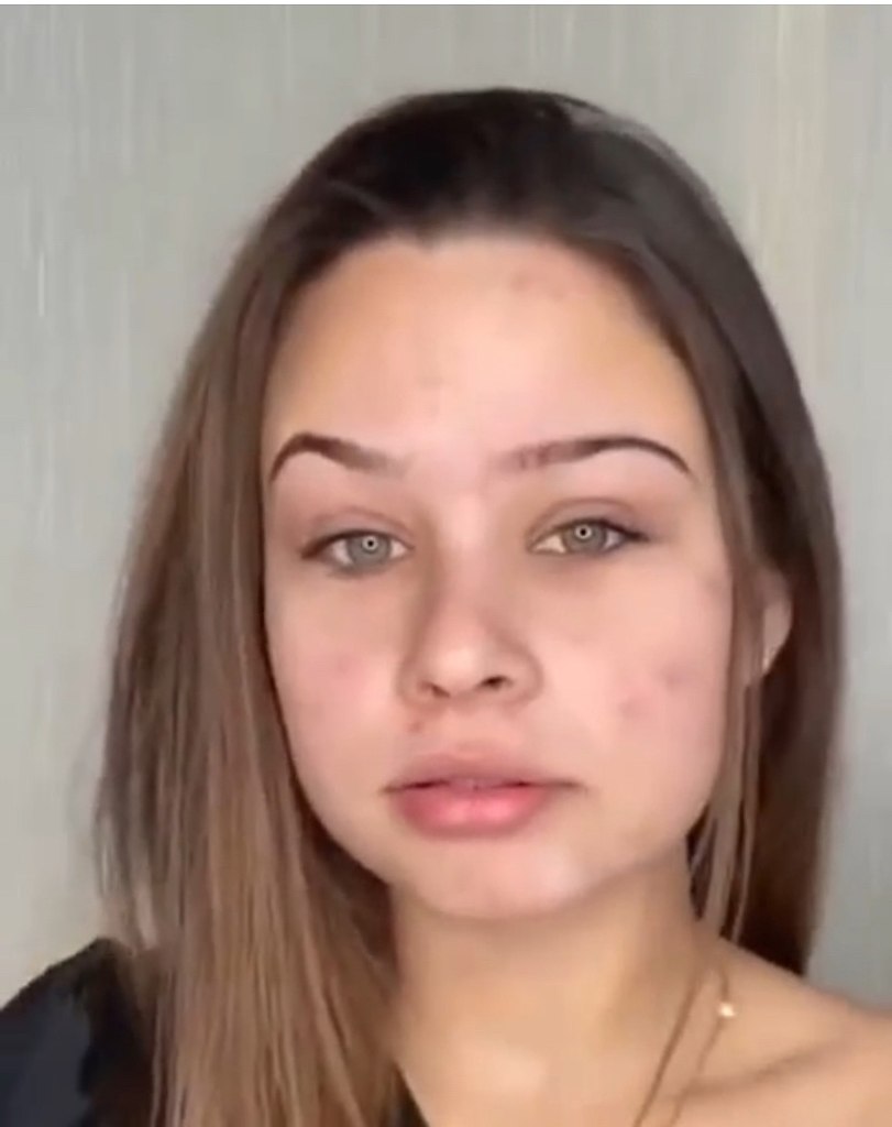 /  